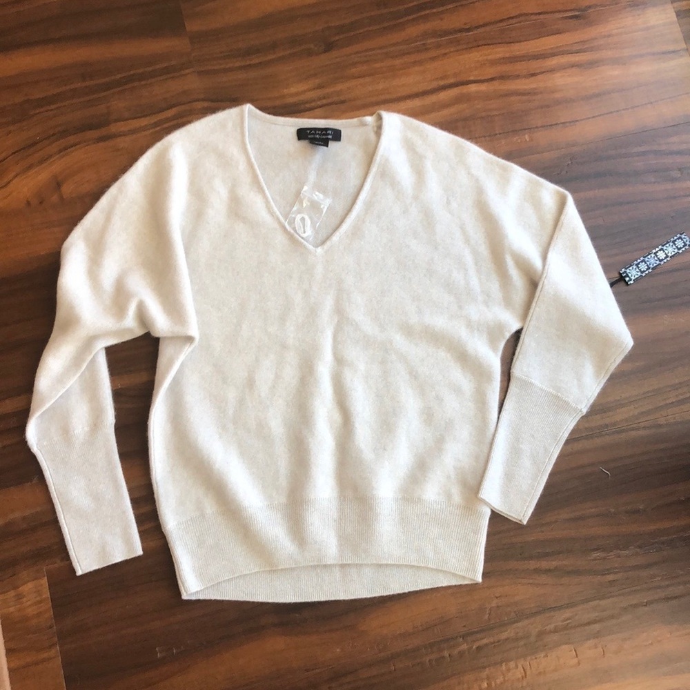 New TAHARI 100% 2- PLY CASHMERE Sweater